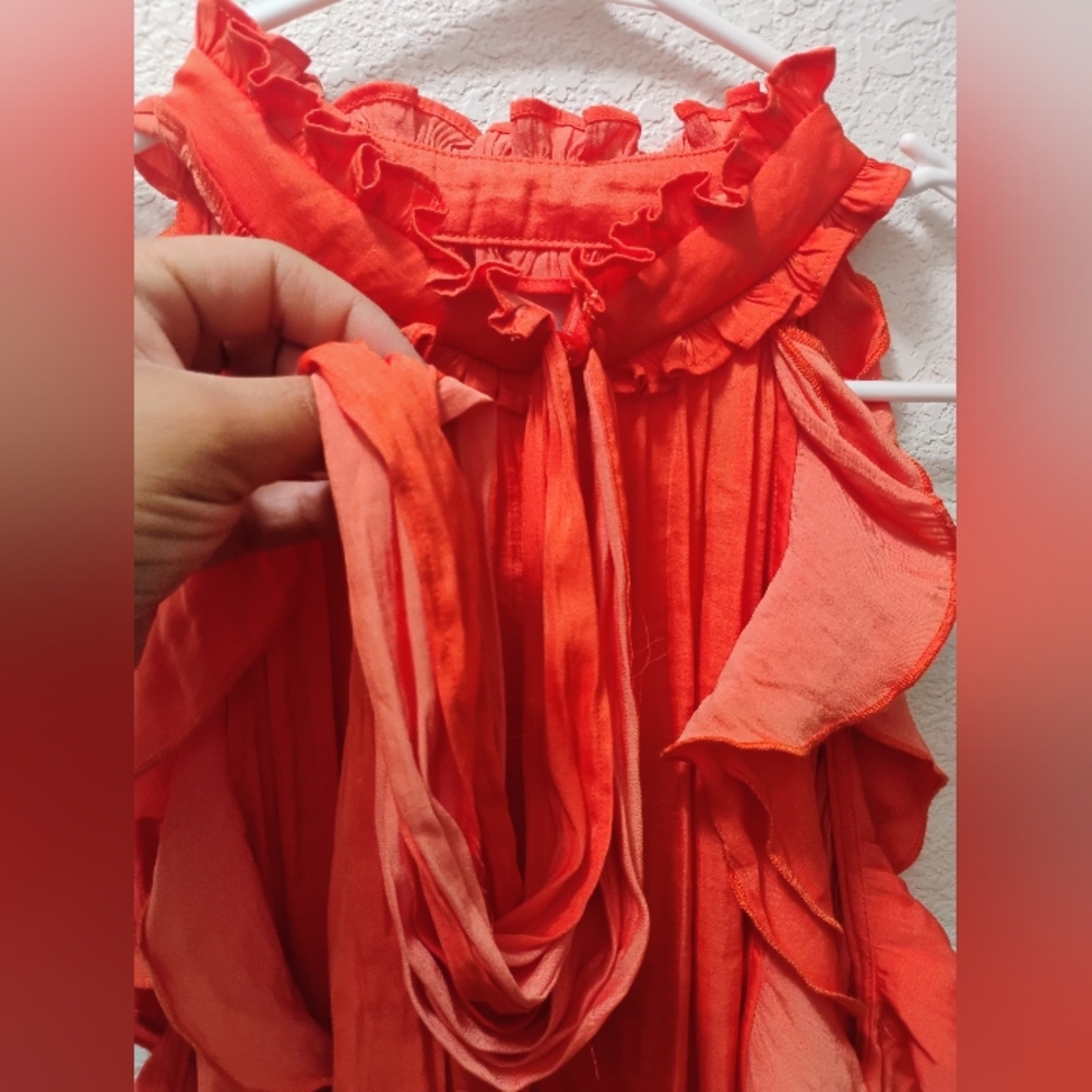 Sleeveless Ruffled Blouse - Picture 7 of 10